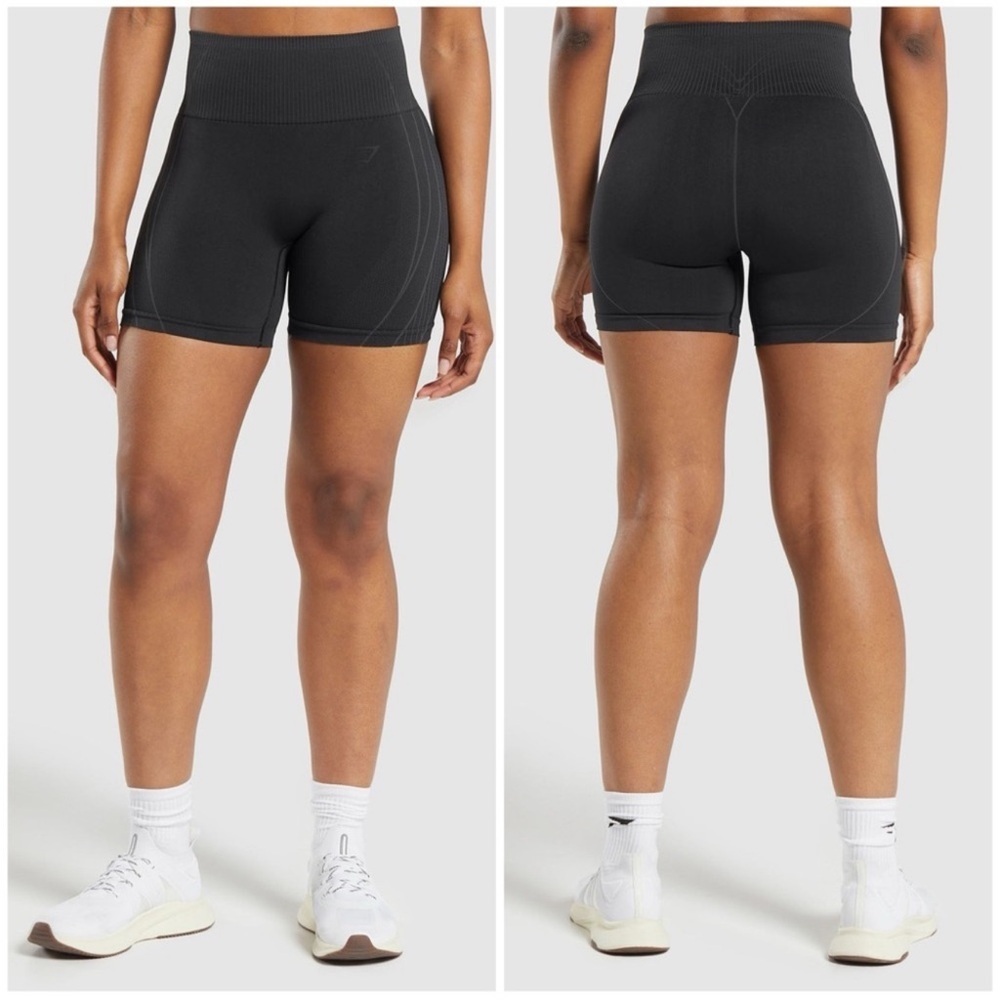 Gym Shark Contour Heart Seamless Athletic Short in Black. Size S Body Fit. NWT!